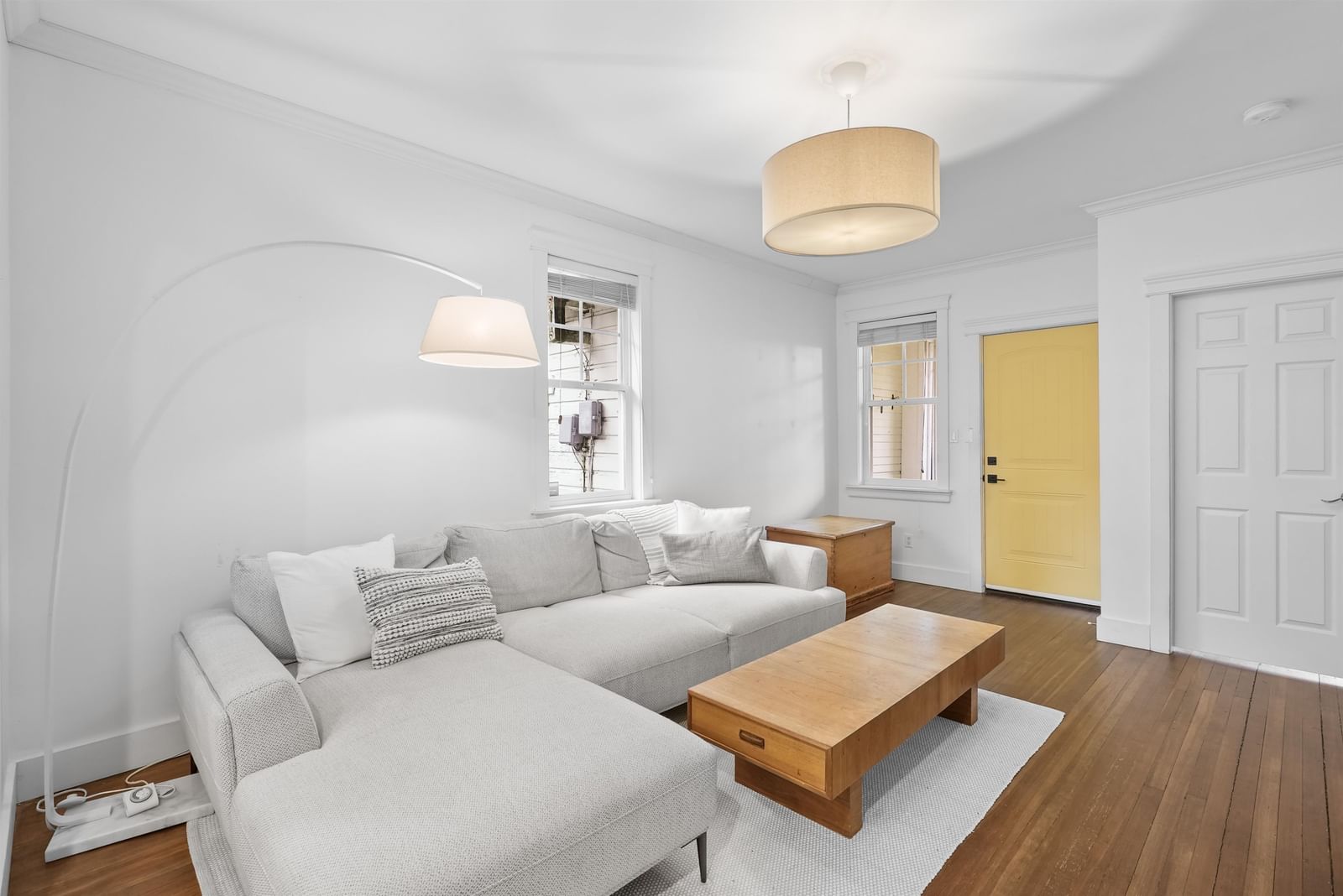 Listing Image 11