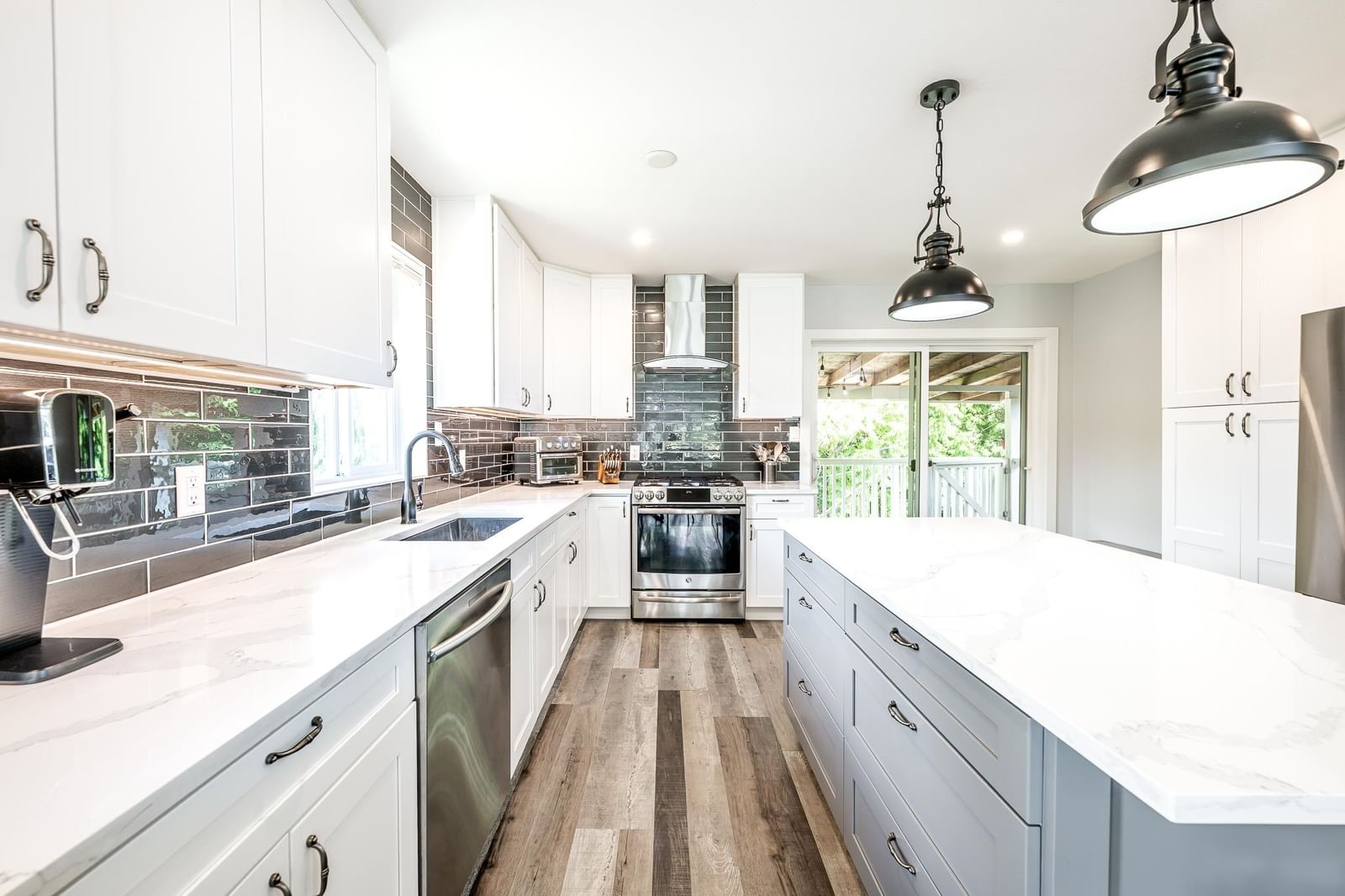 Listing Image 10