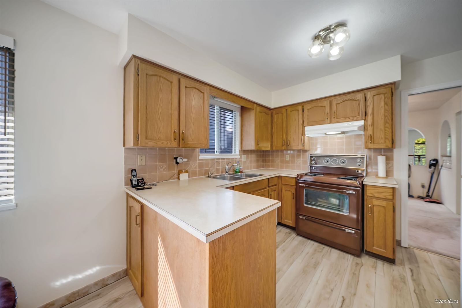 Listing Image 6