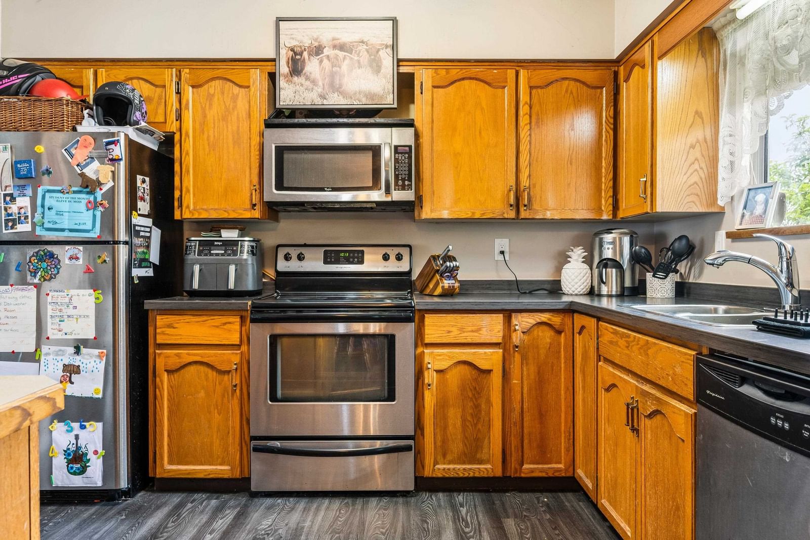 Listing Image 12