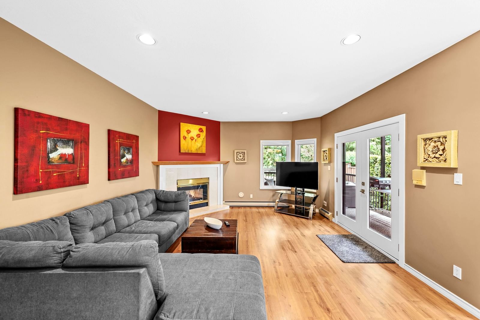 Listing Image 9