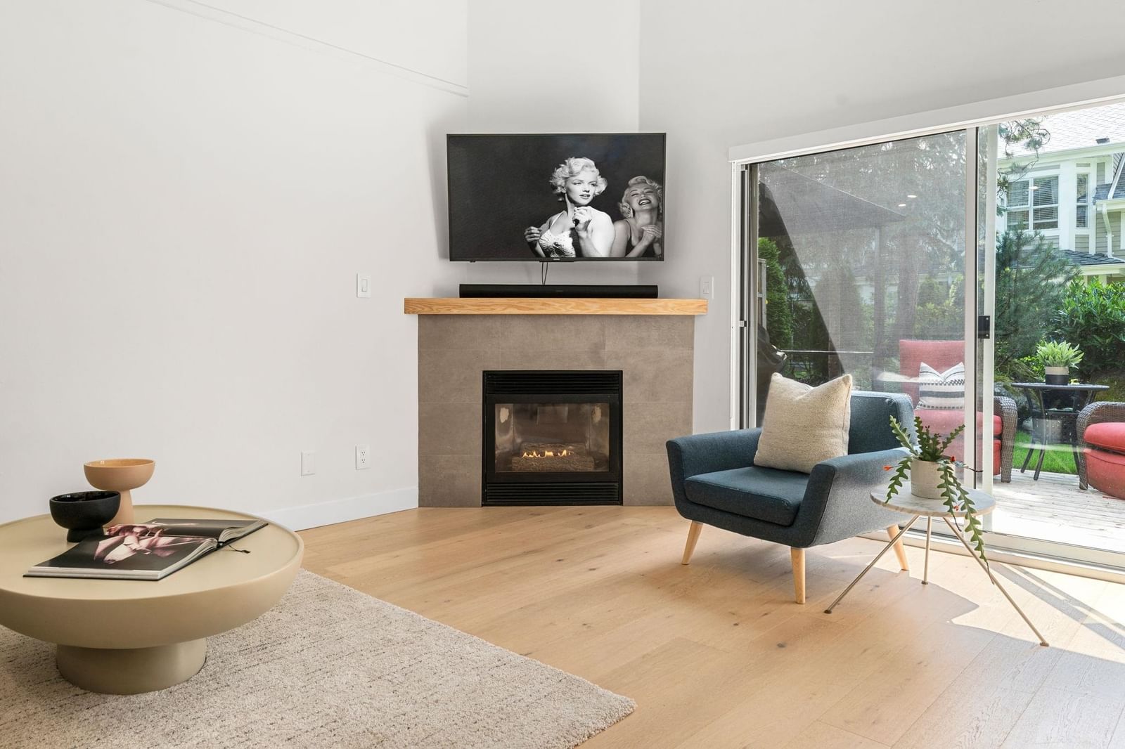 Listing Image 8