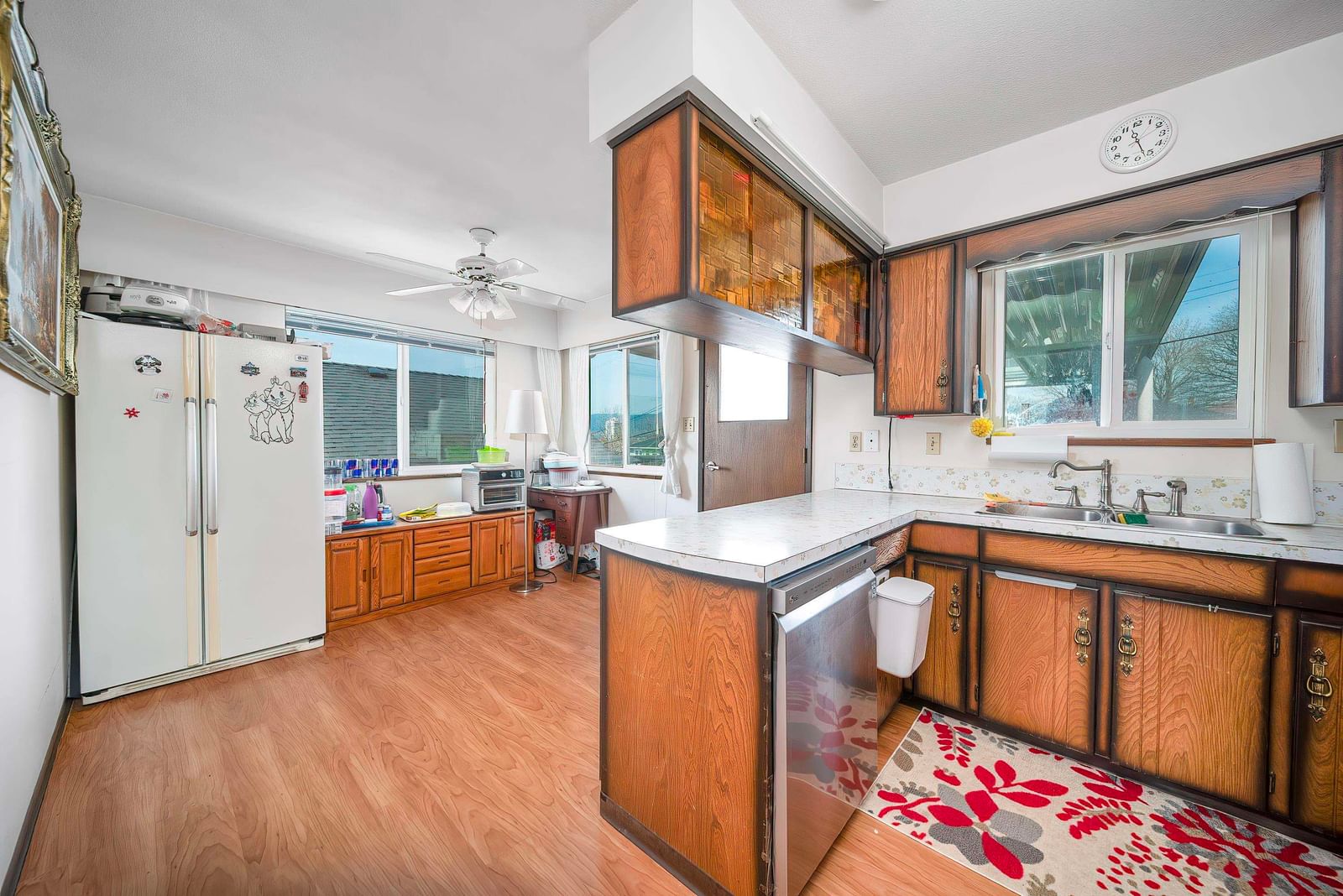 Listing Image 12