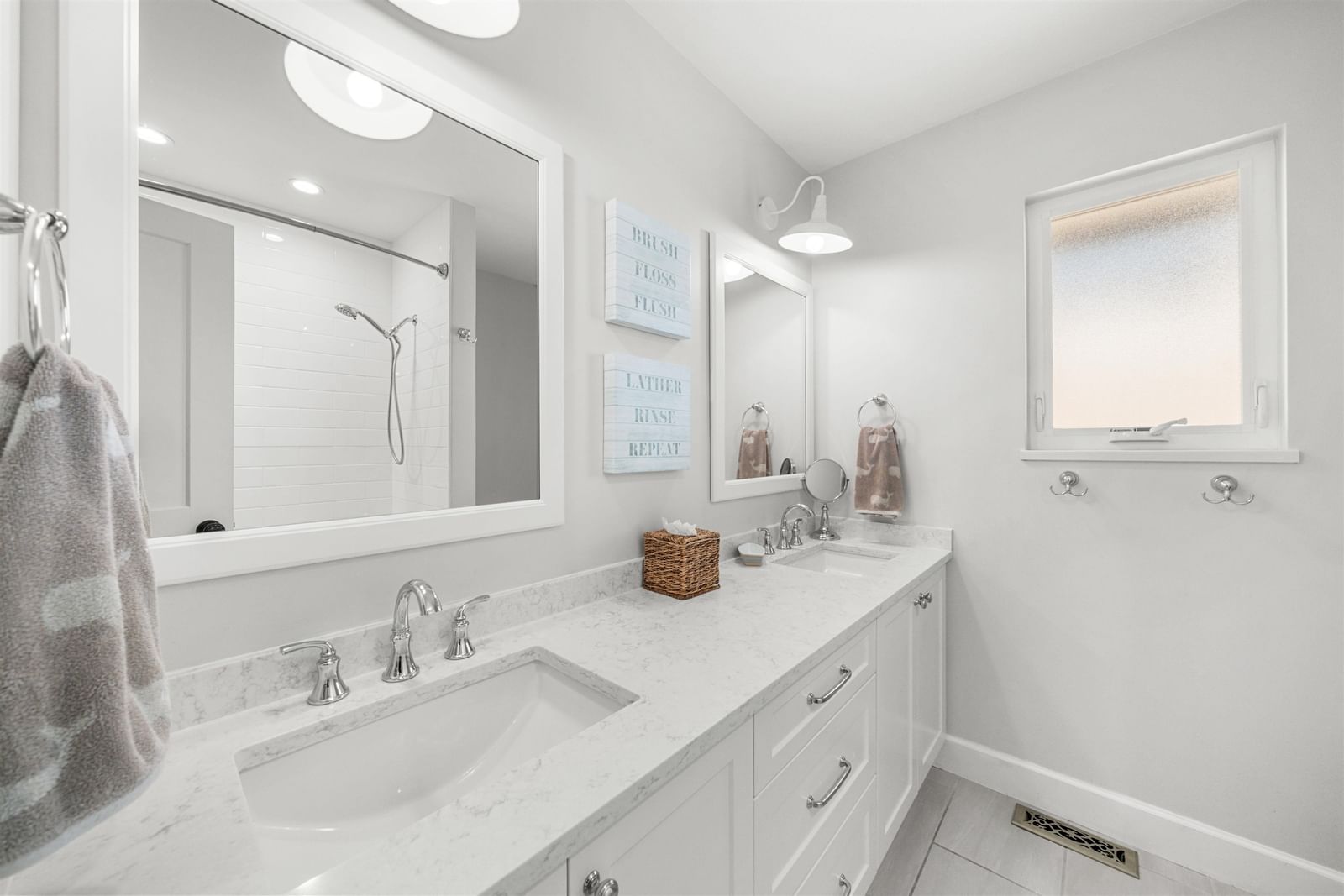 Listing Image 24