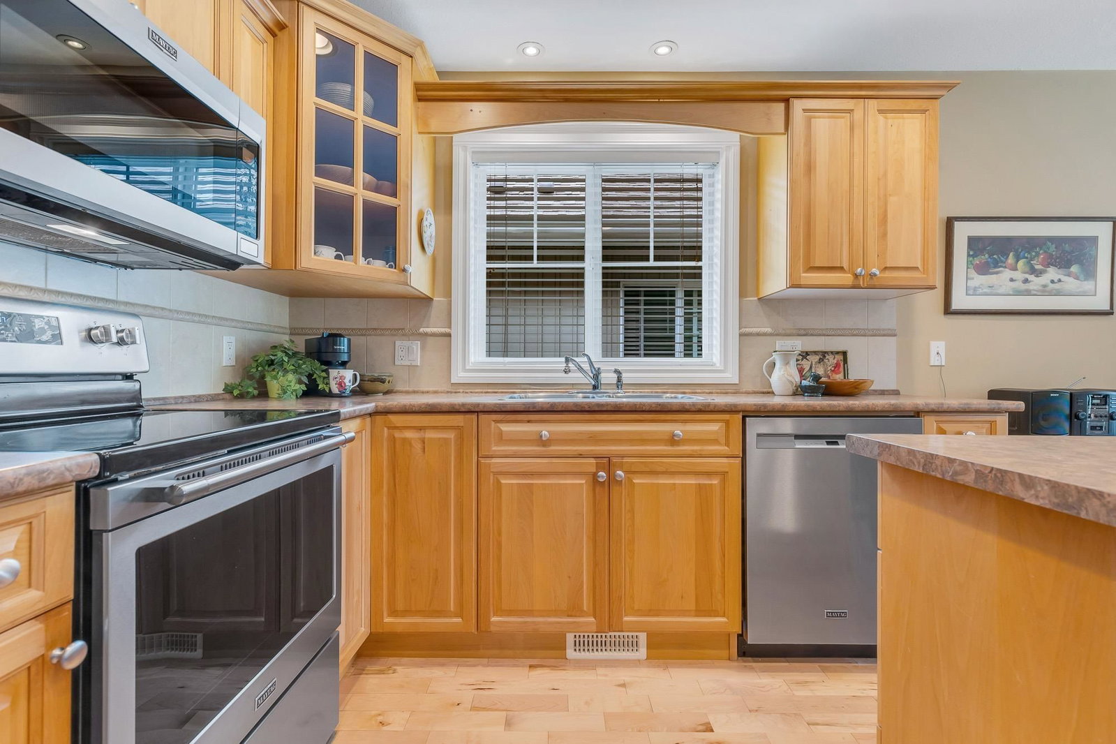 Listing Image 10