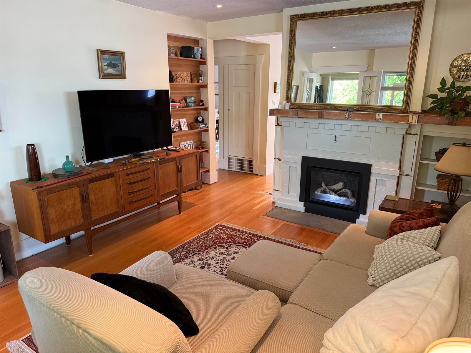 Listing Image 9