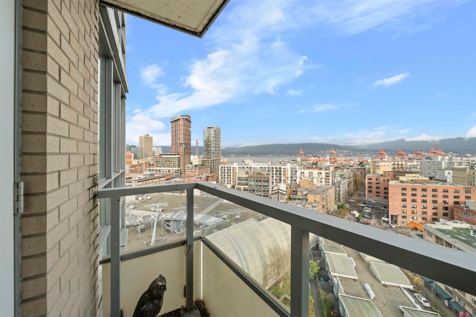 Listing Image 10