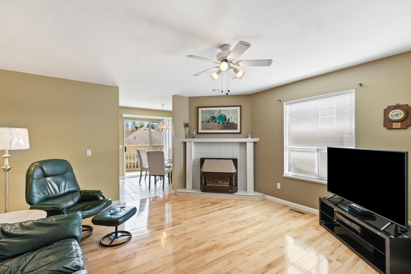 Listing Image 17