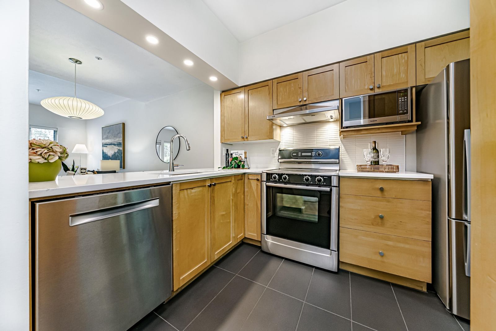 Listing Image 15