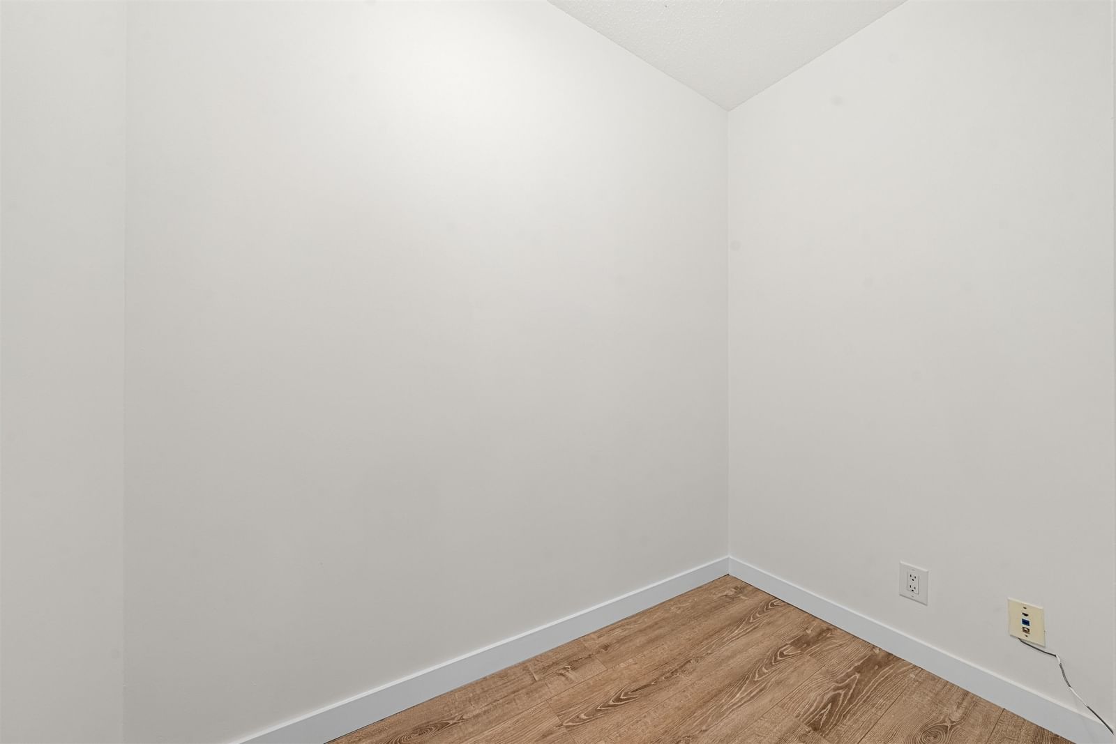 Listing Image 26