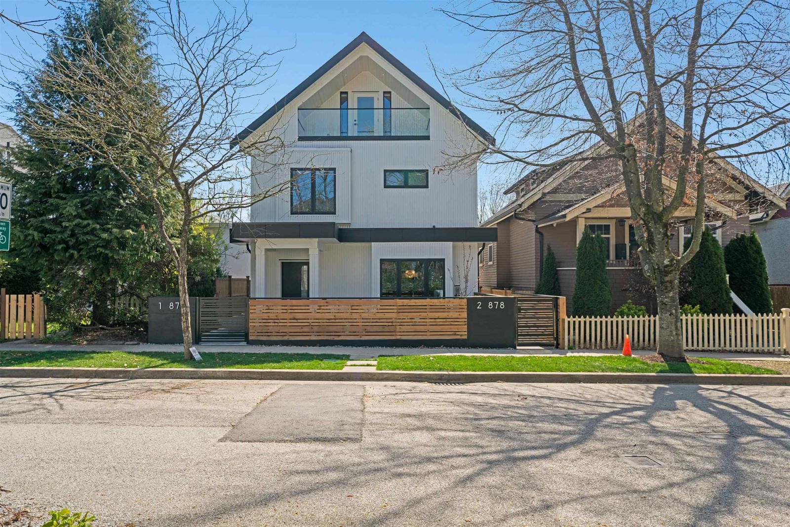 Listing Image 17