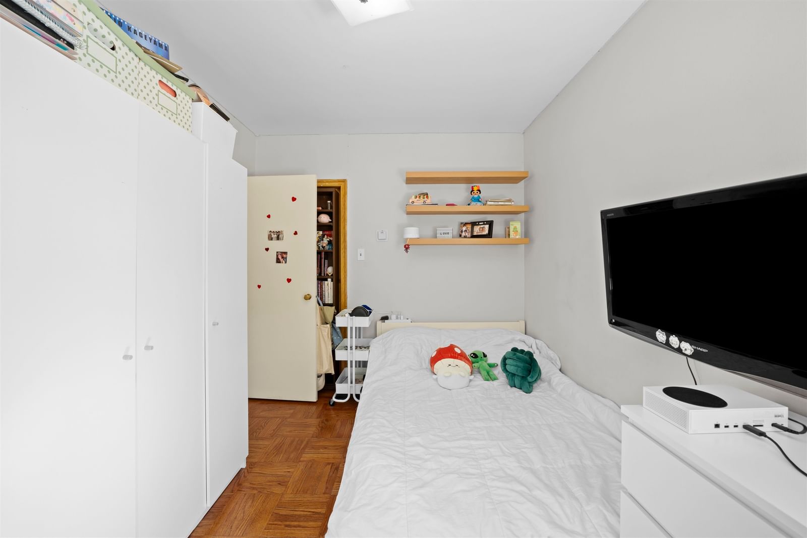 Listing Image 12