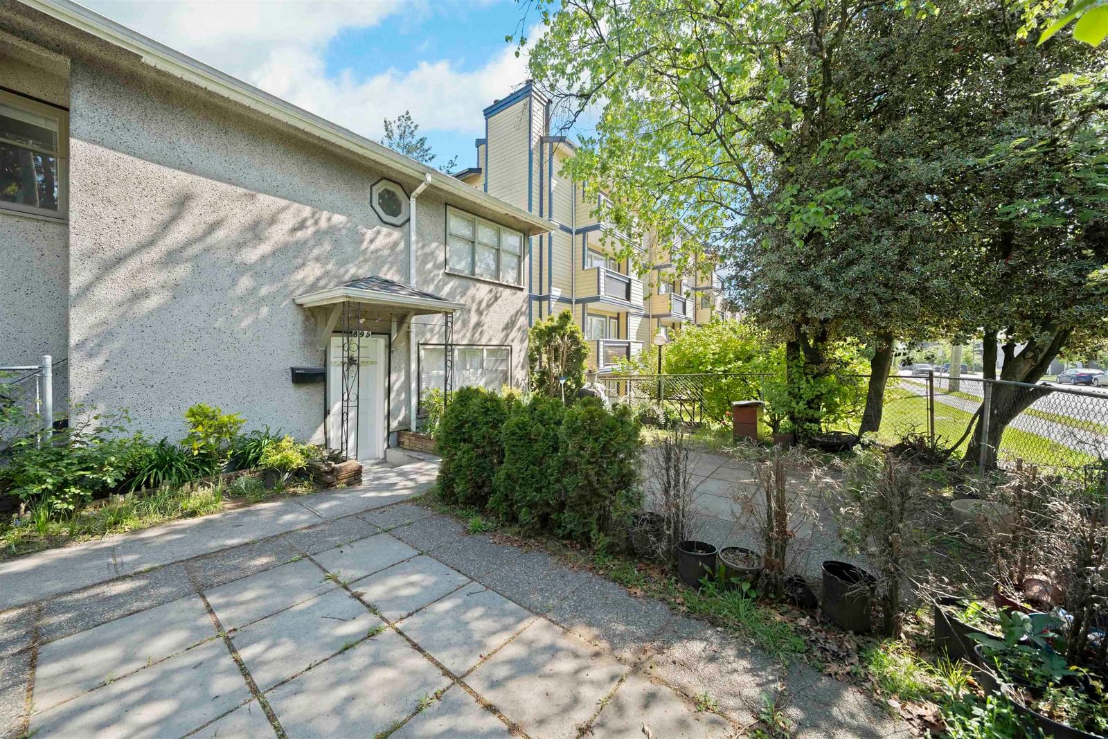 Listing Image 14