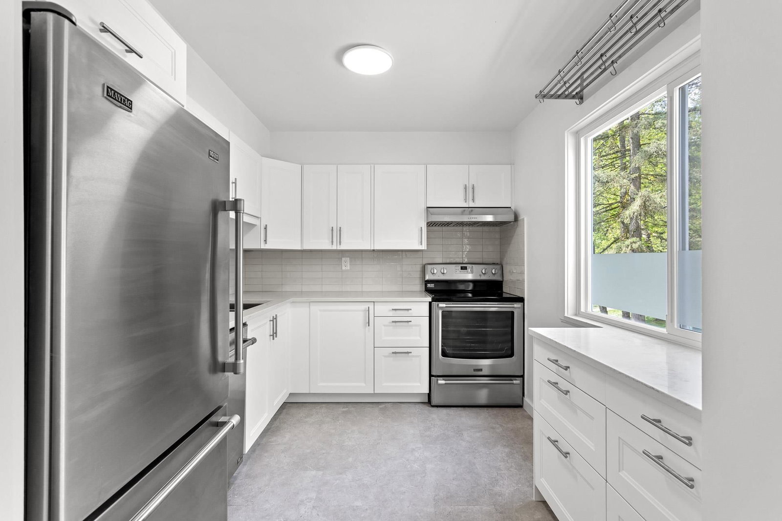 Listing Image 6