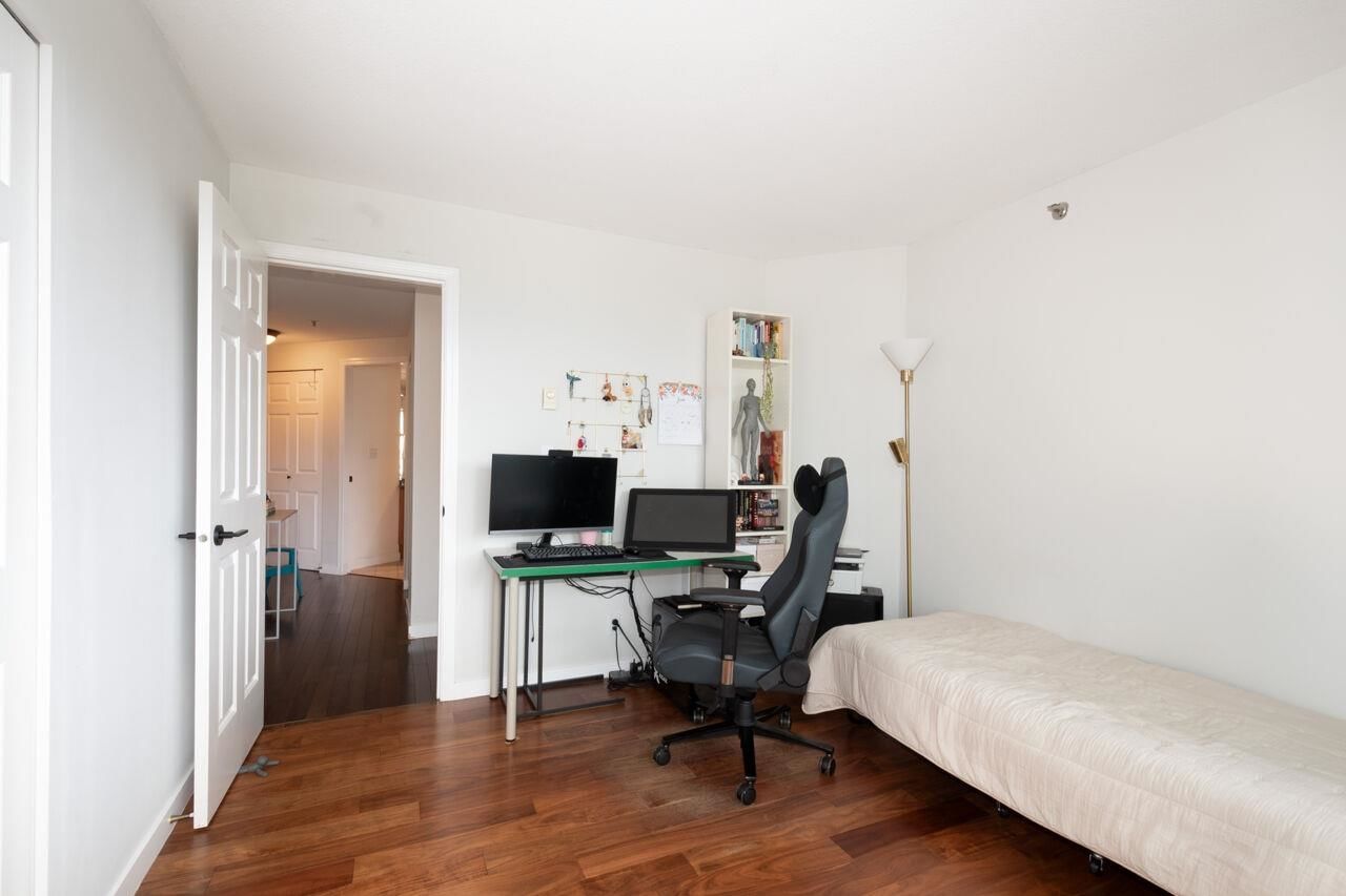 Listing Image 17