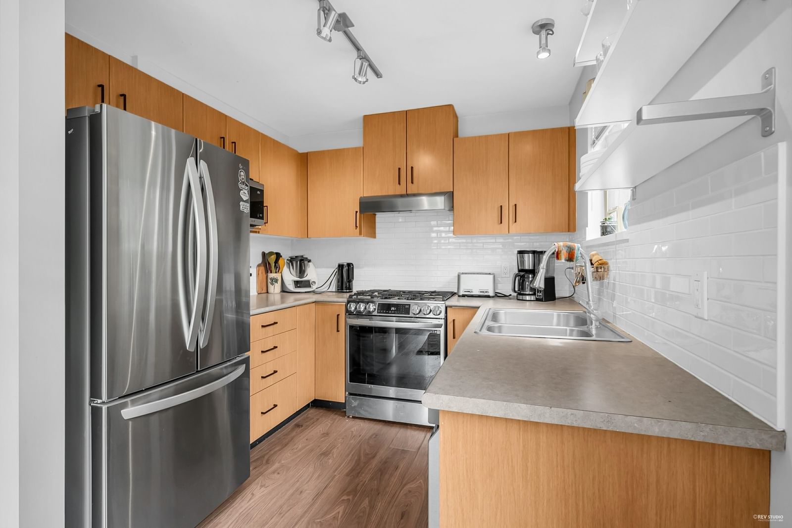 Listing Image 15