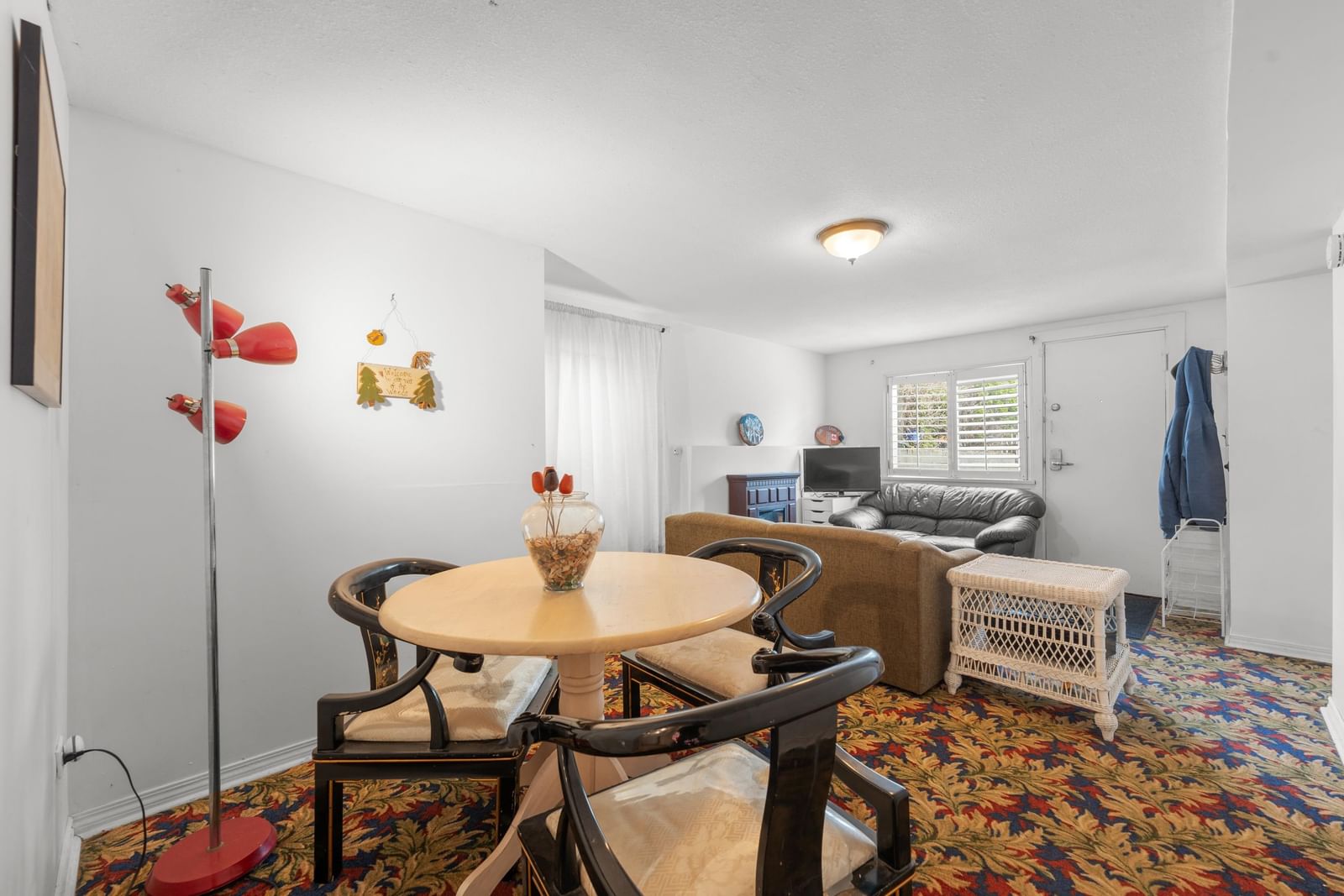 Listing Image 12