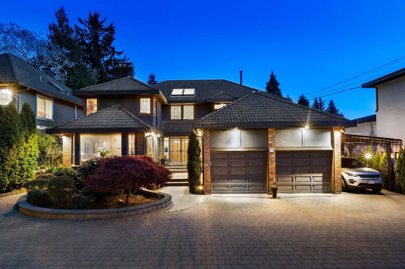 732 Rochester Avenue, Coquitlam, V3K 2V8 | Image 2