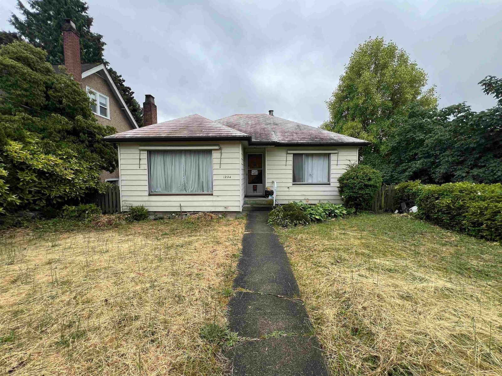 Listing Image 0