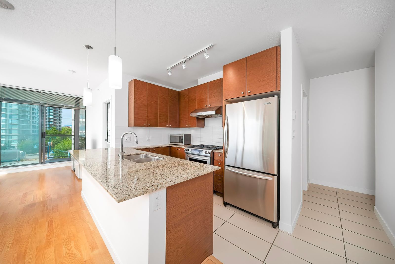 Listing Image 19