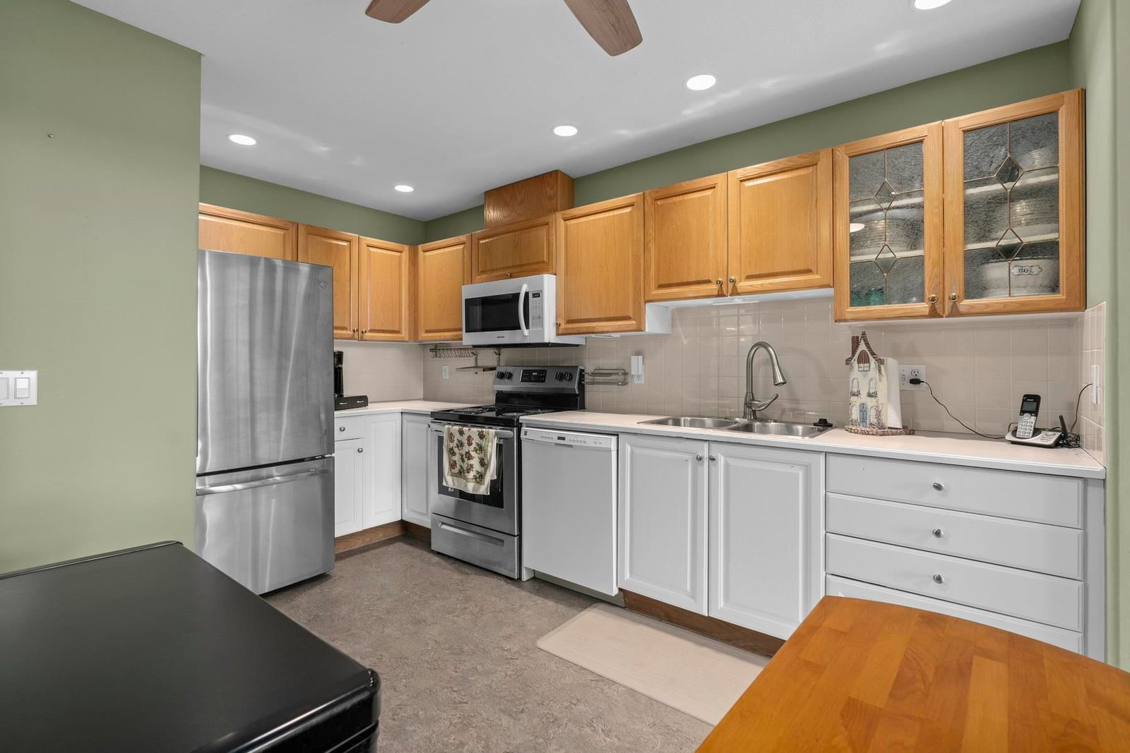 Listing Image 9