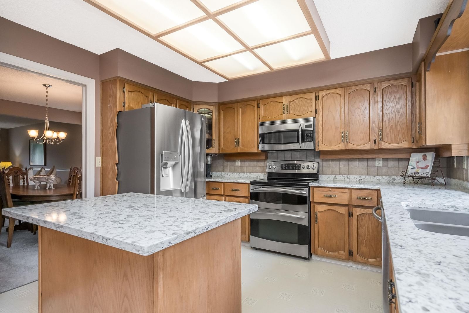 Listing Image 11