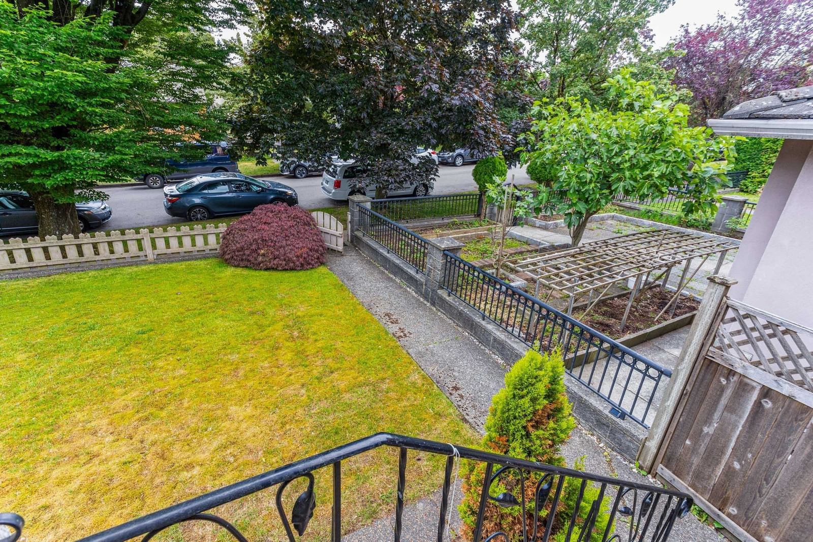 Listing Image 10