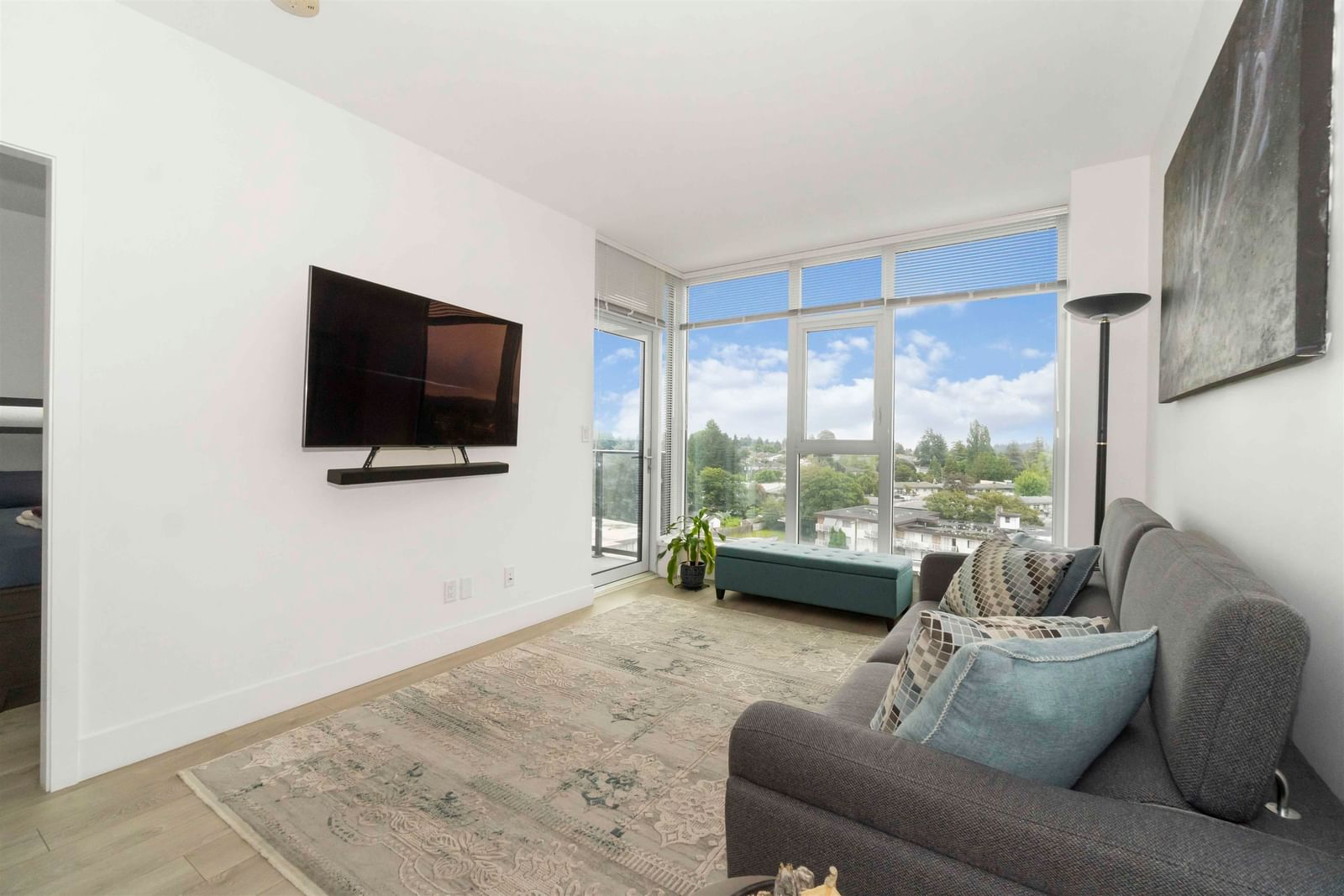 Listing Image 9