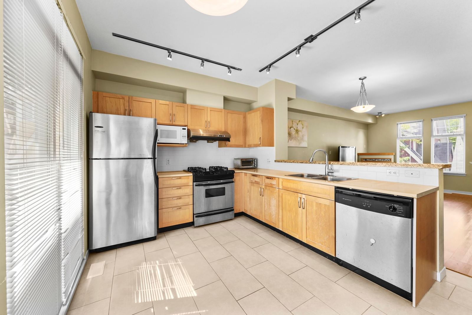 Listing Image 18