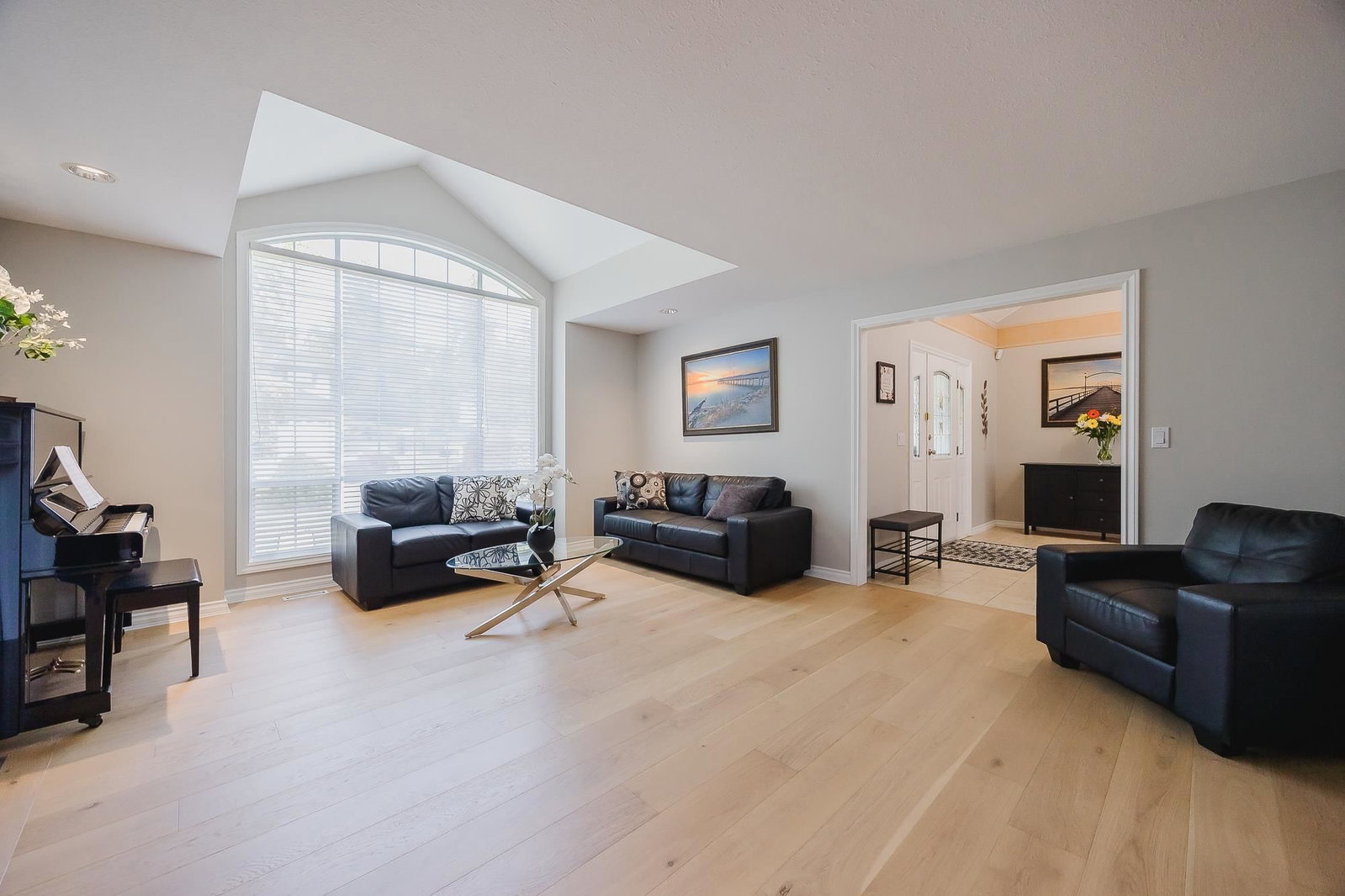 Listing Image 14
