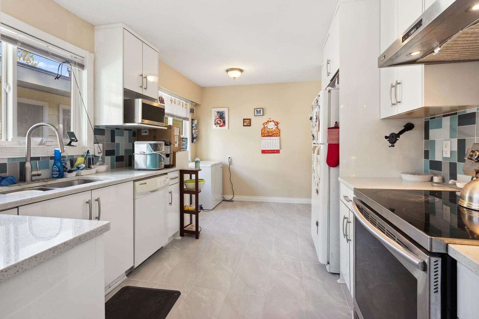 Listing Image 10