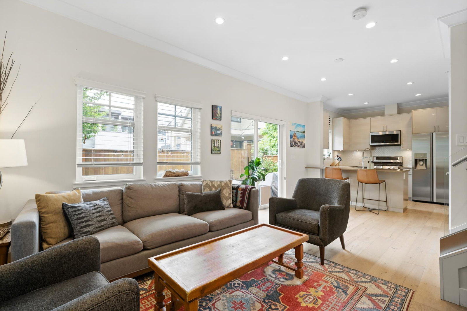 Listing Image 5