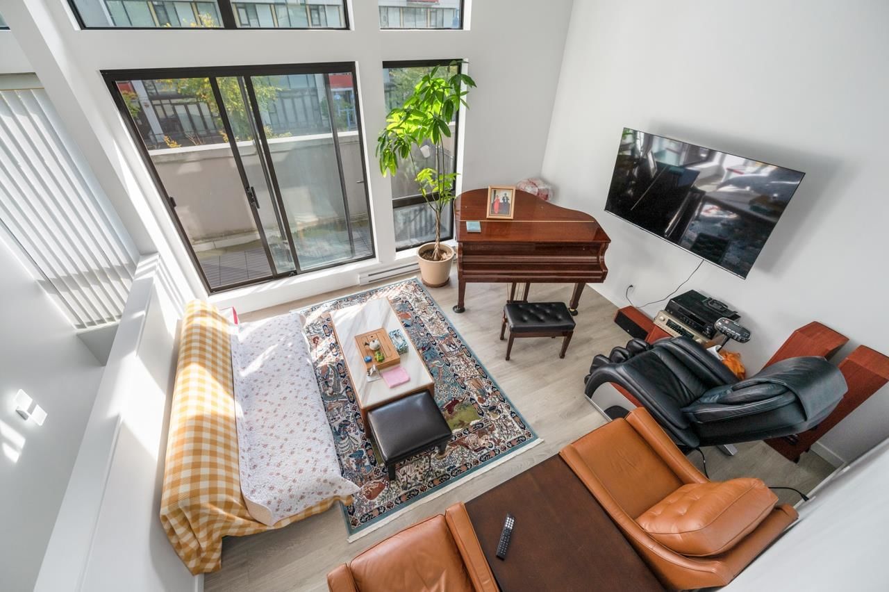 Listing Image 9