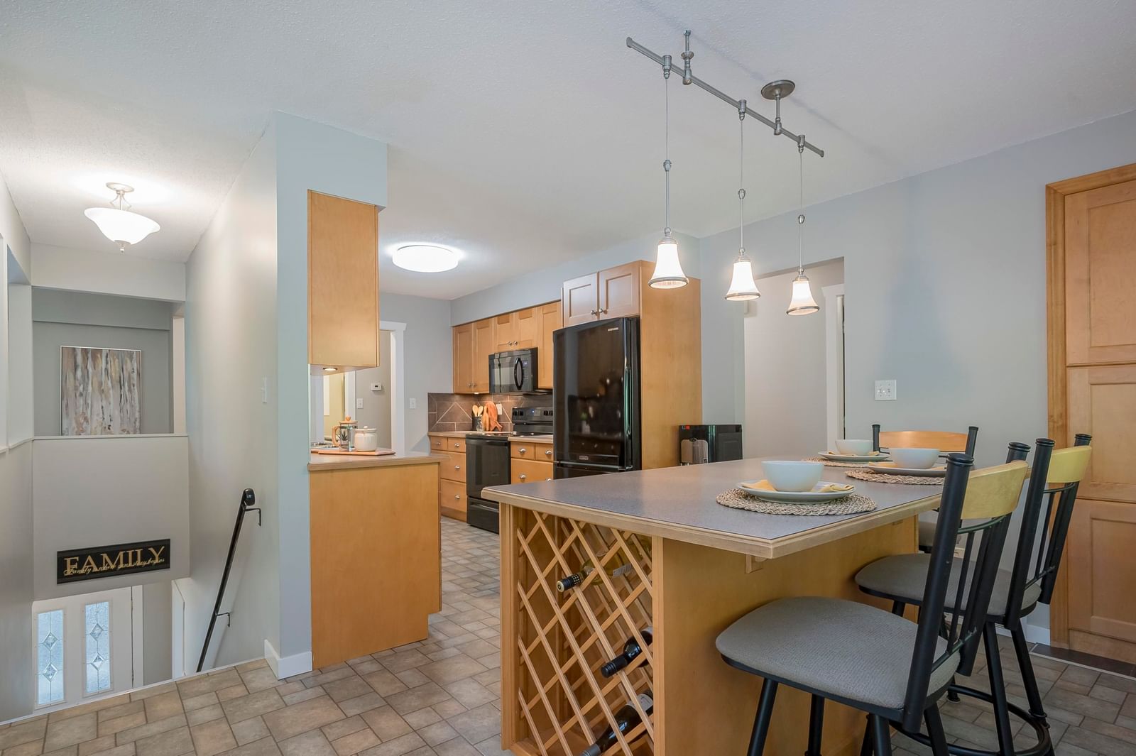 Listing Image 11