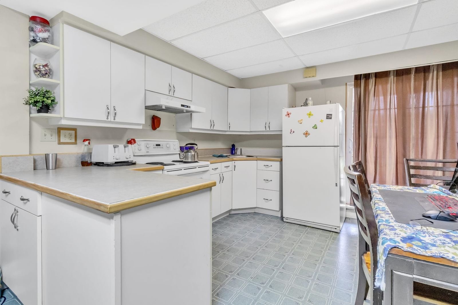 Listing Image 12
