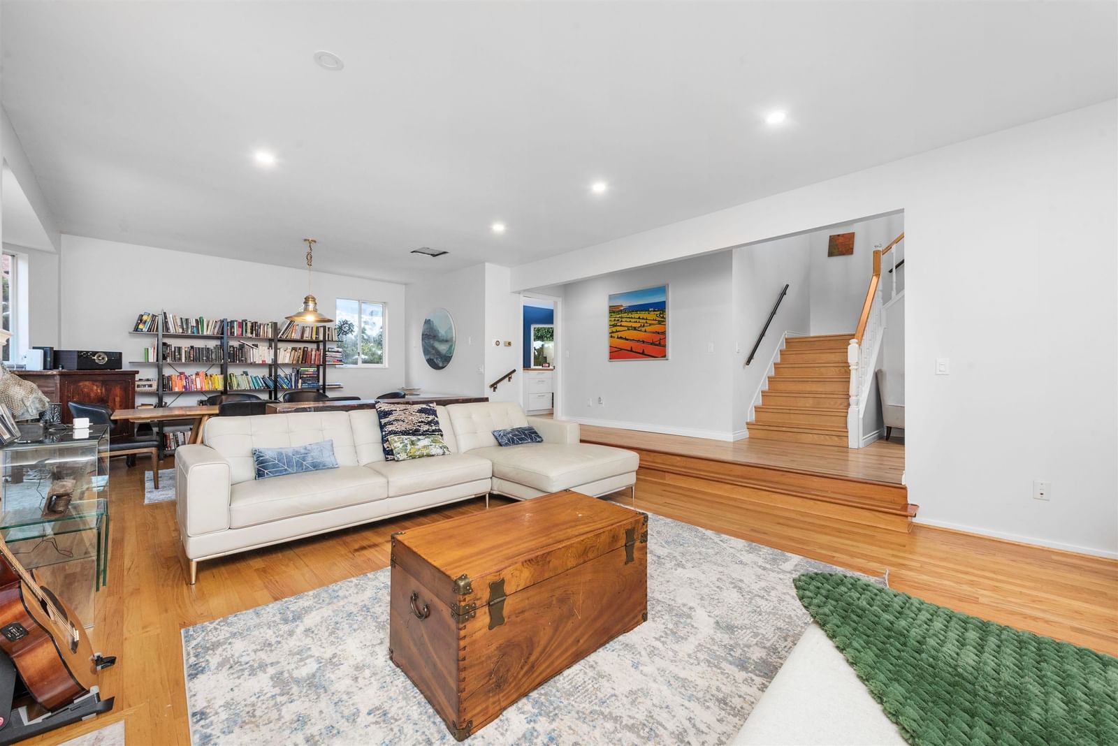 Listing Image 14