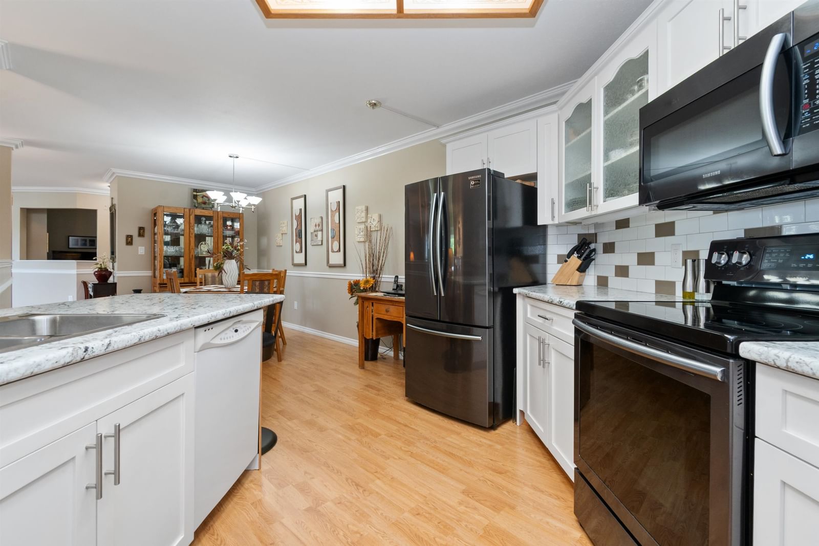 Listing Image 13
