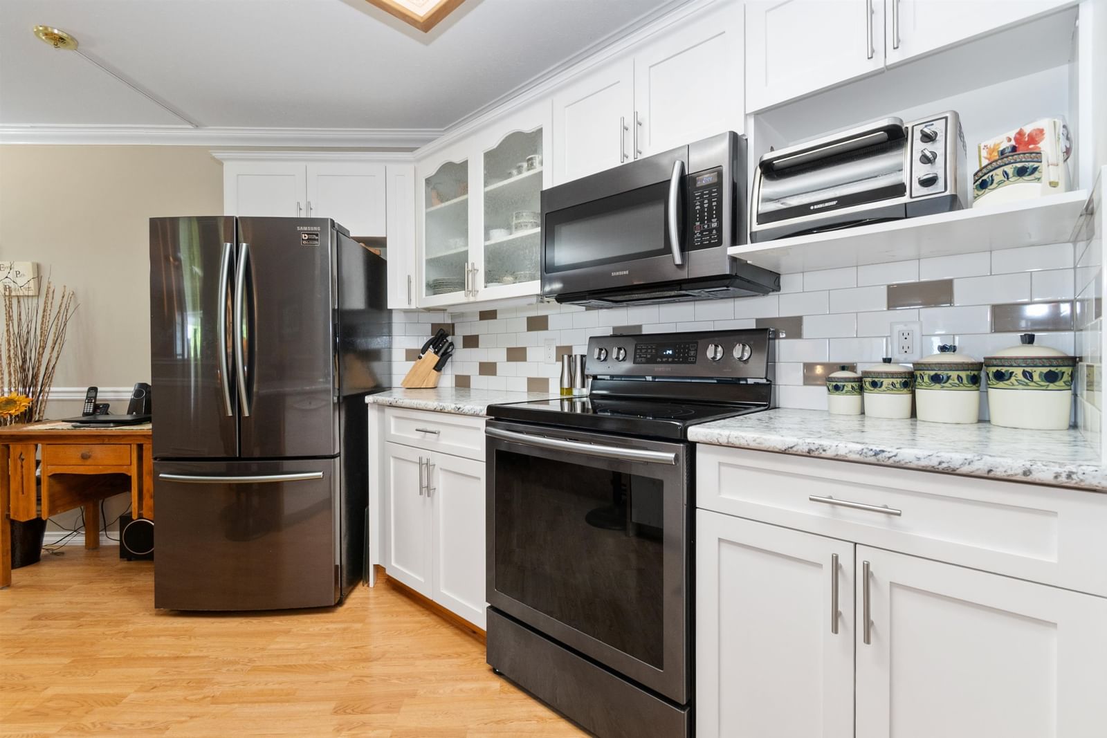 Listing Image 15
