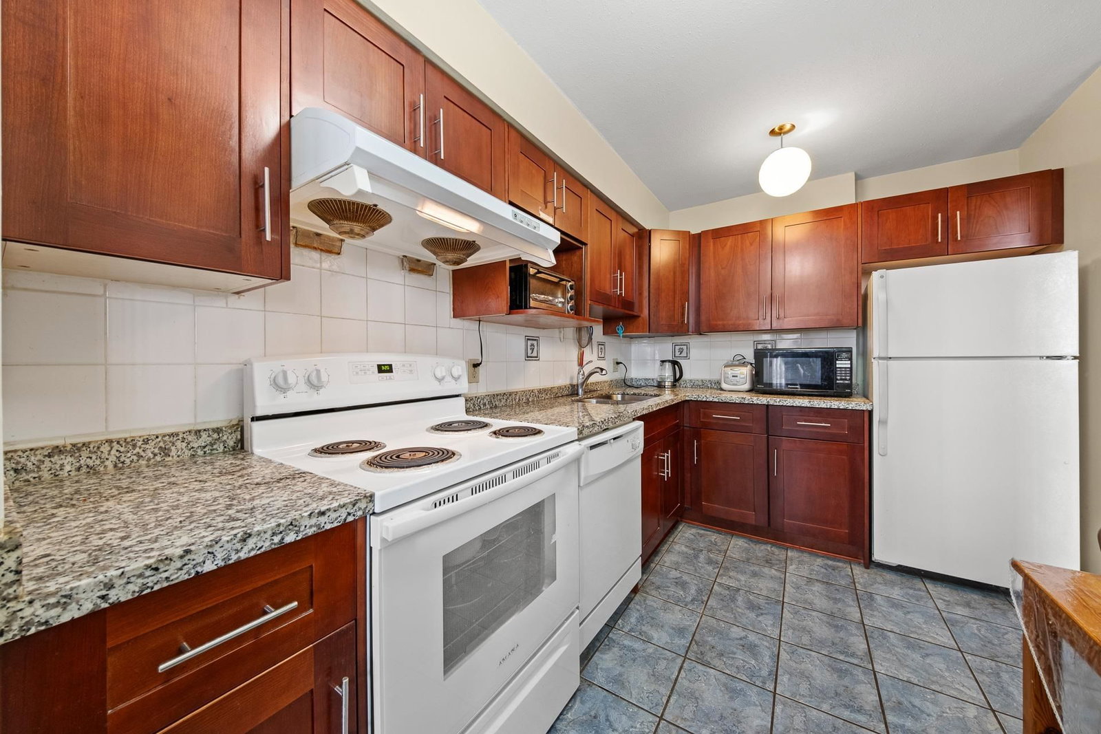 Listing Image 16