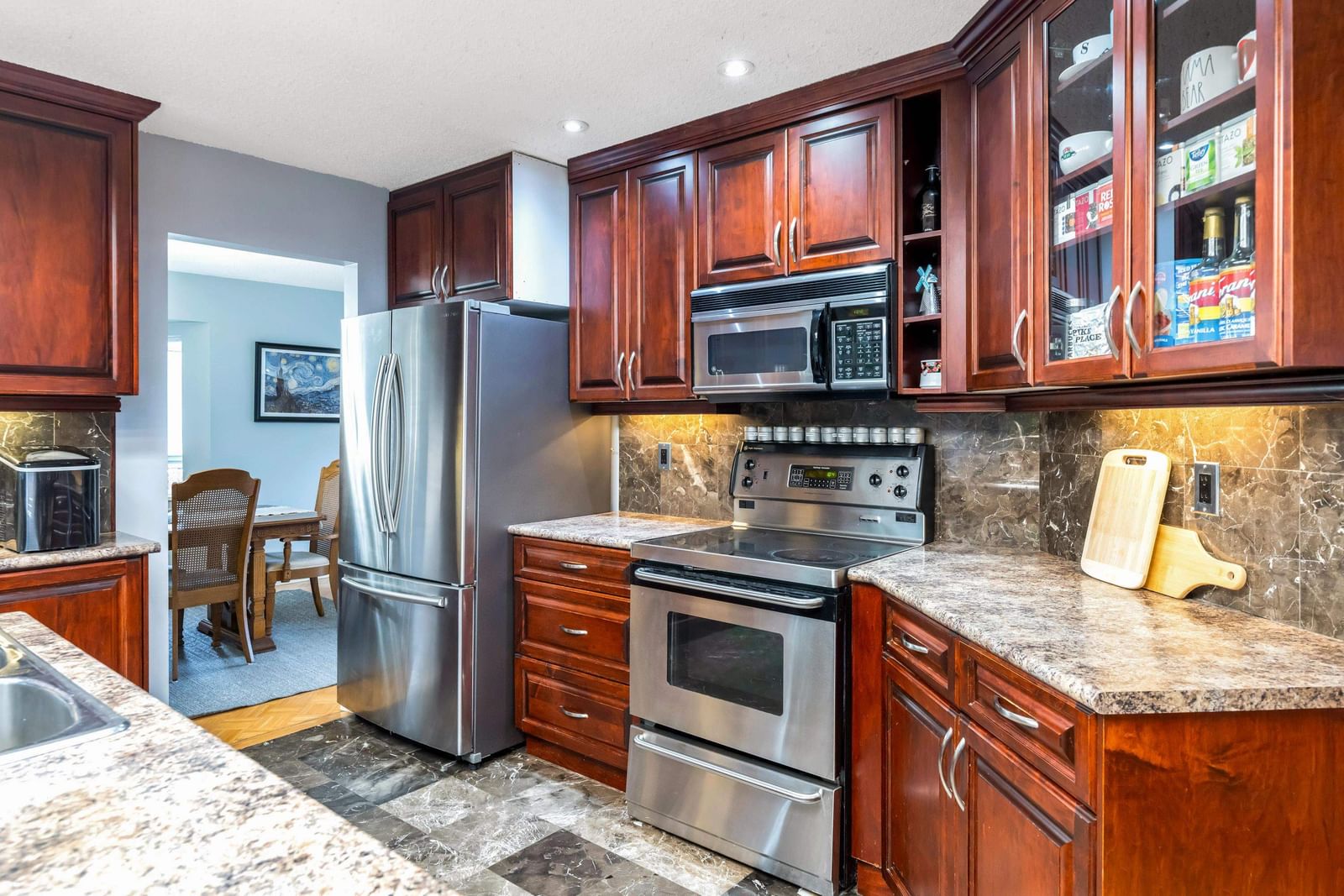 Listing Image 10