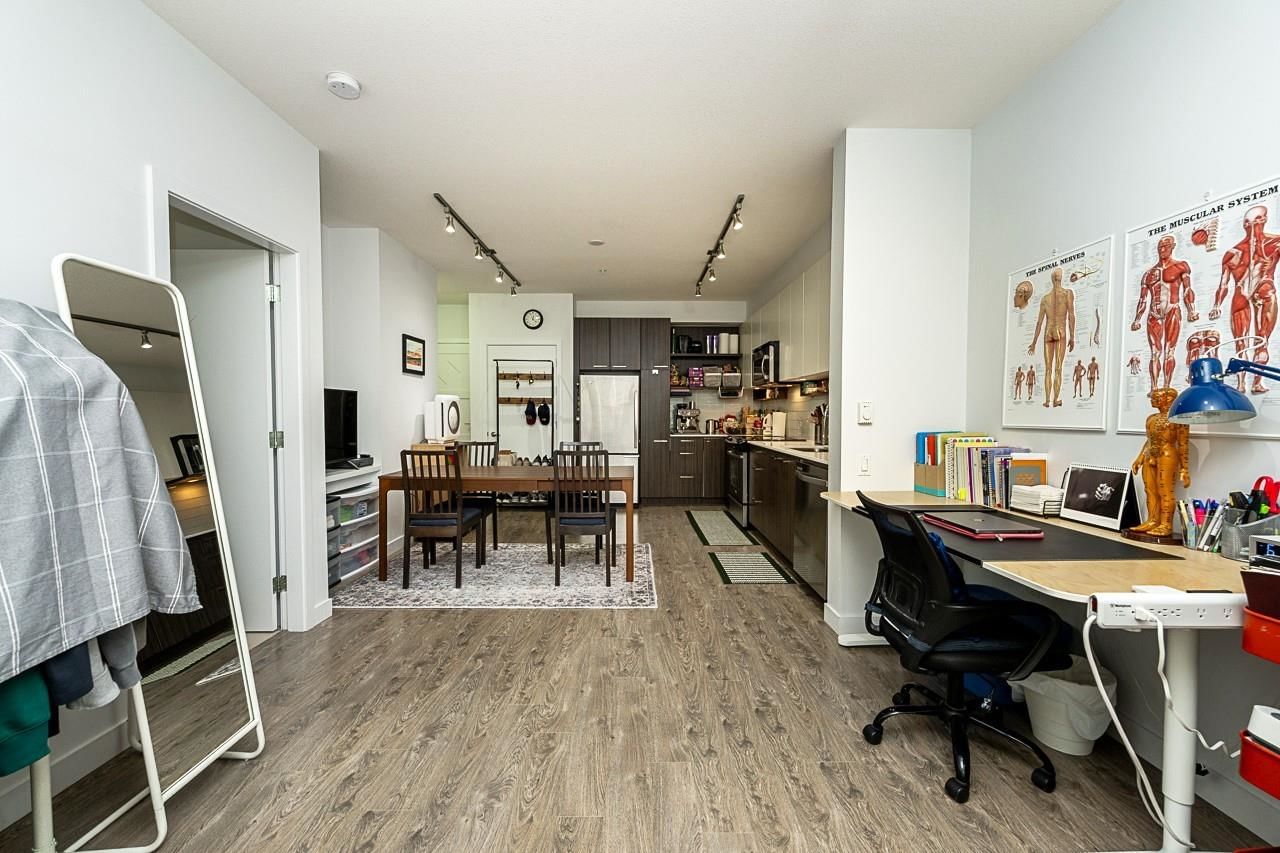 Listing Image 15
