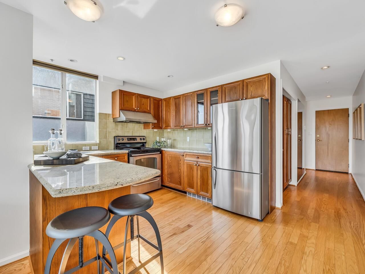 Listing Image 11