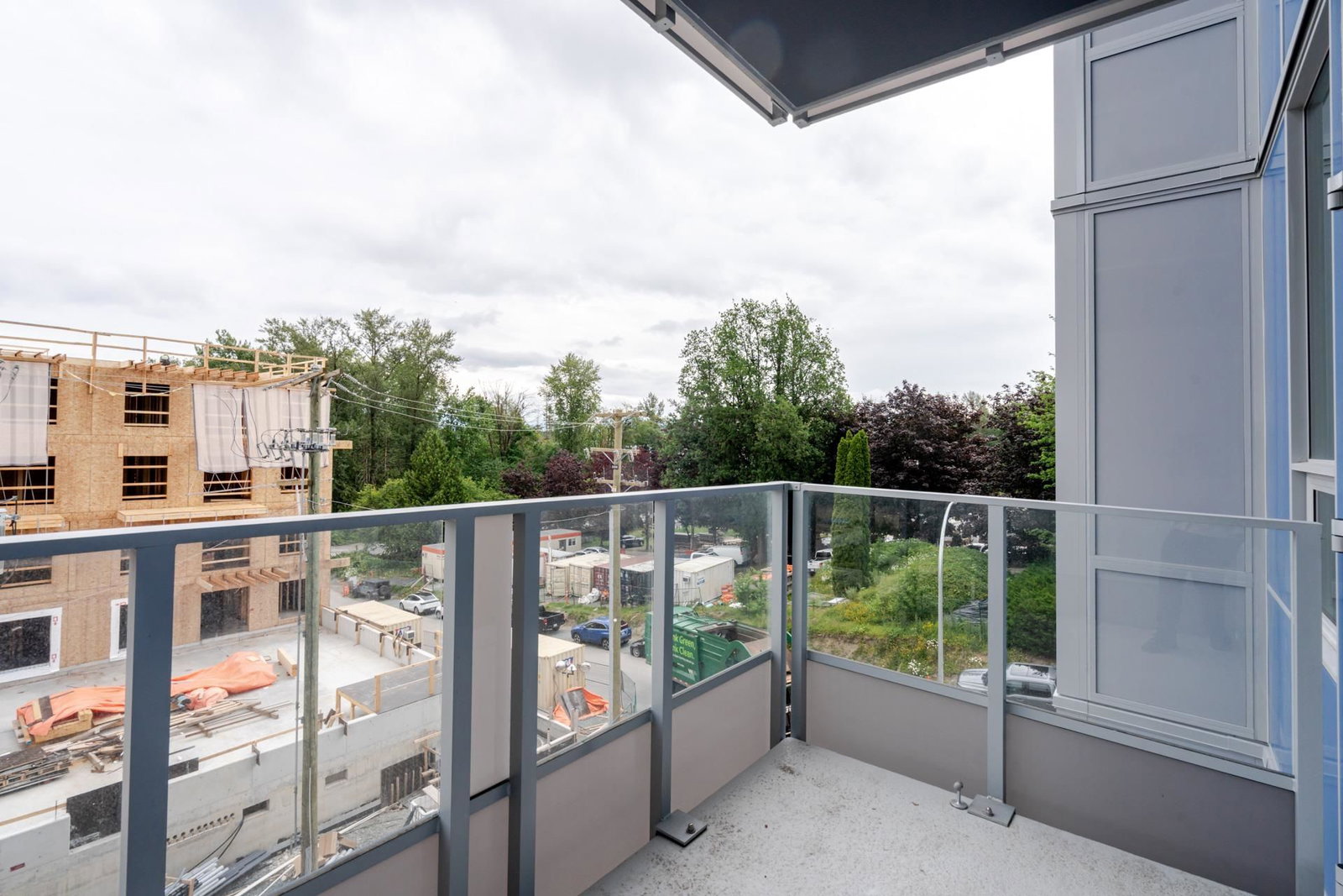 Listing Image 12