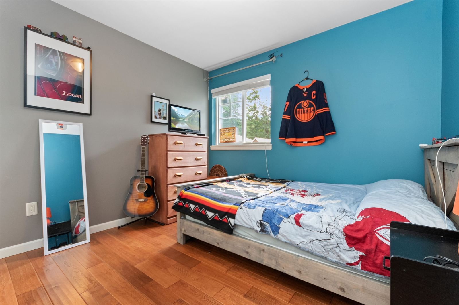 Listing Image 12