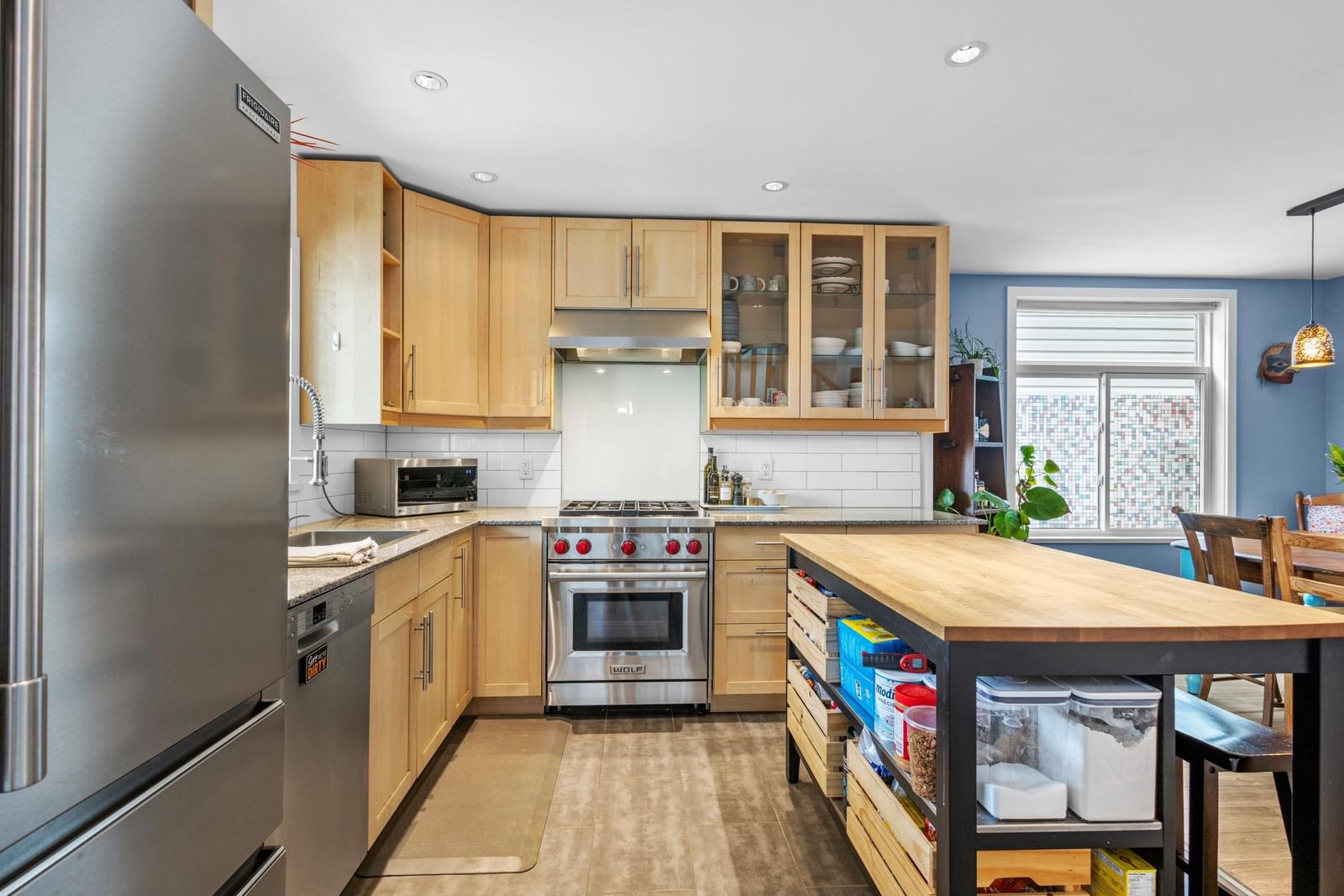 Listing Image 9
