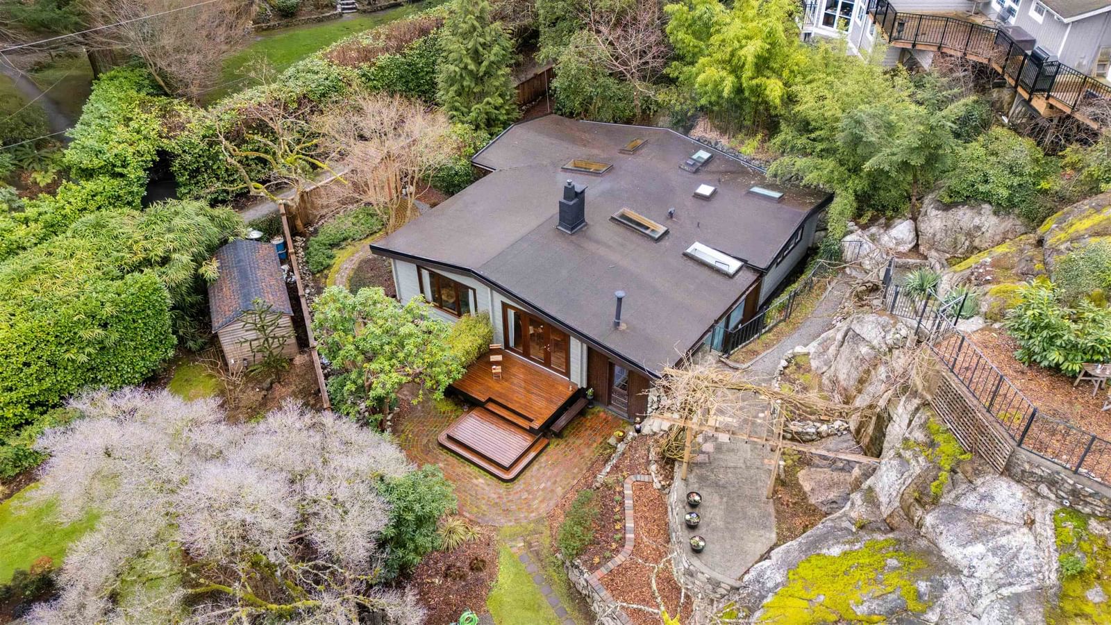 Listing Image 11