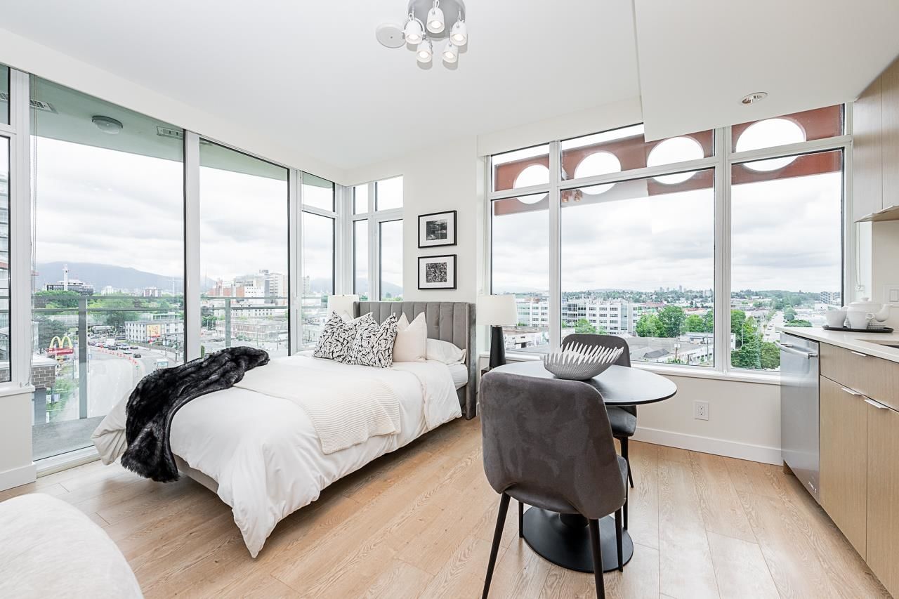 Listing Image 11