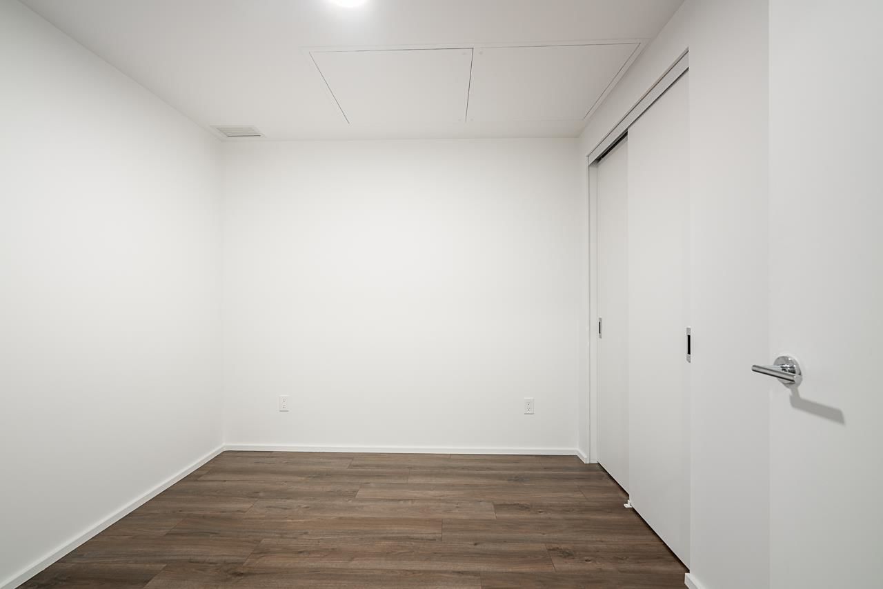 Listing Image 26