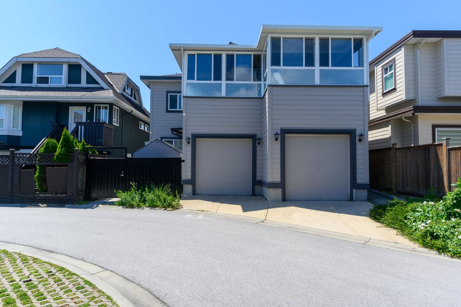Listing Image 4