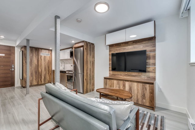 105 - 1168 Pendrell Street